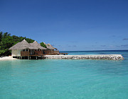 Dhiggiri - Wasserbungalow - Photo und Copyright by  HeliWeb